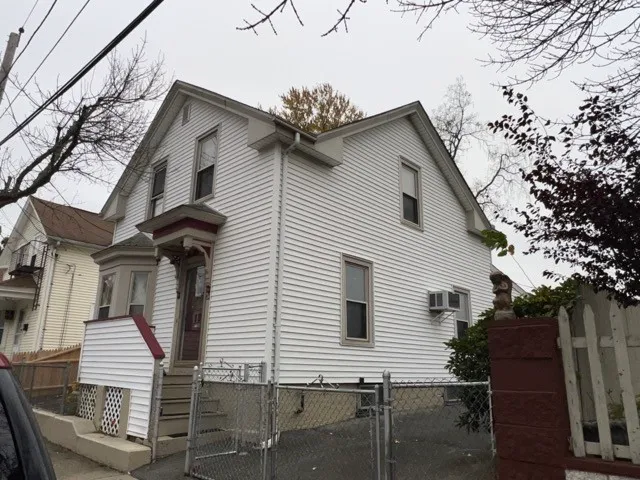 $279,900 | 52 Sumner Avenue, Cranston, RI 02920