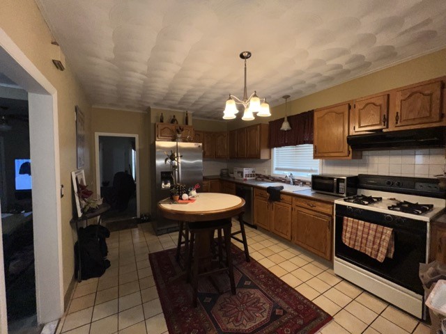 52 Sumner Avenue Cranston, RI 02920 - Photo 4 of 10