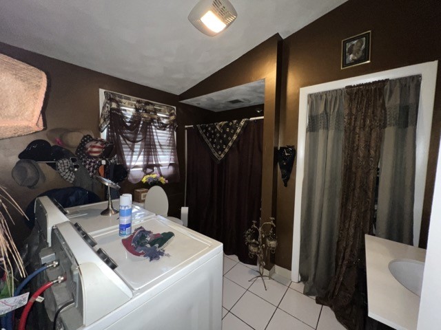 52 Sumner Avenue Cranston, RI 02920 - Photo 6 of 10