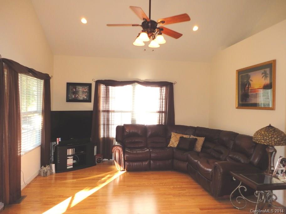 236 Eagle Creek Road Clover, SC 29710 - Photo 4 of 24 Gallery Image 4