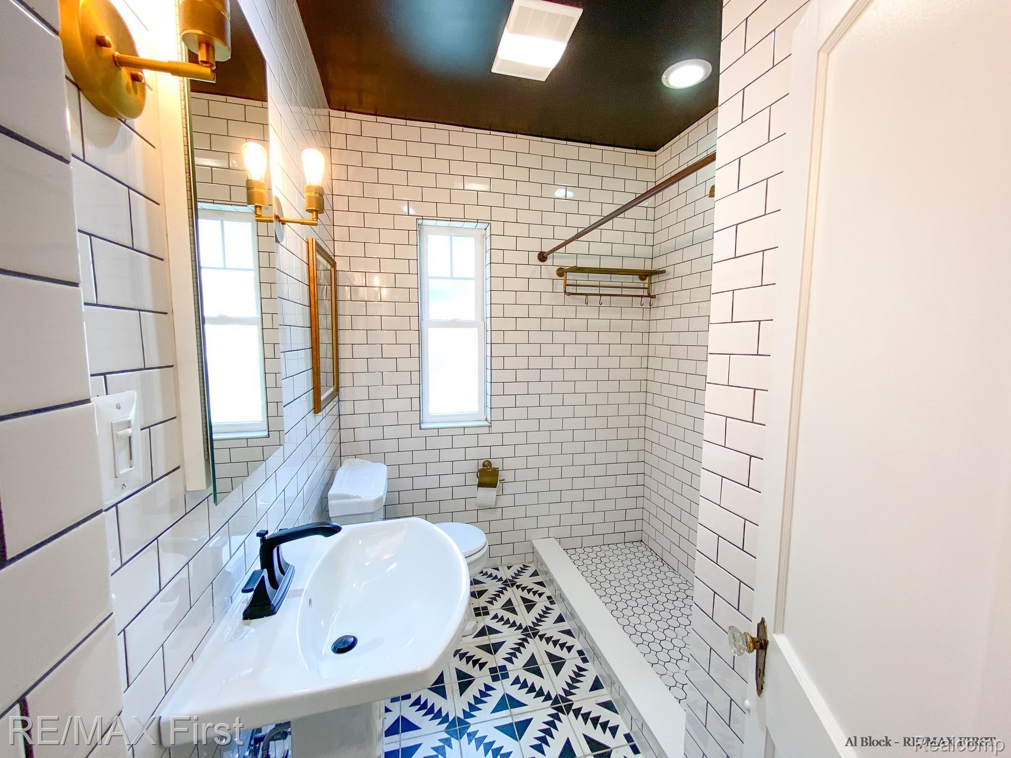 25 Sylvan Avenue Pleasant Ridge, MI 48069 - Photo 23 of 42 APC_0143.jpg