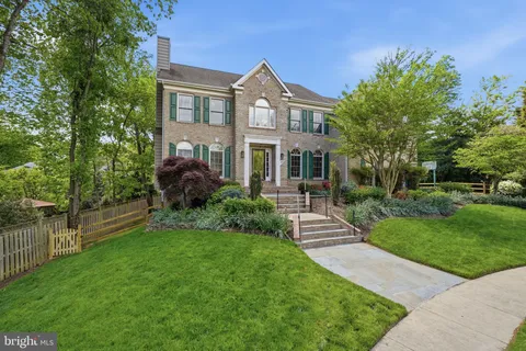 $1,888,000 | 1605 Lupine Den Court, Vienna, VA 22182