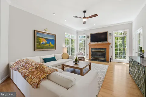 $1,888,000 | 1605 Lupine Den Court, Vienna, VA 22182