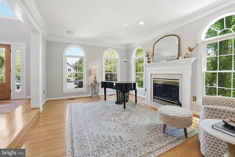 $1,888,000 | 1605 Lupine Den Court, Vienna, VA 22182