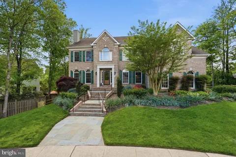 $1,888,000 | 1605 Lupine Den Court, Vienna, VA 22182