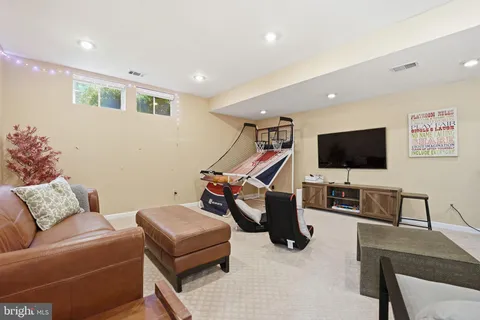 $1,888,000 | 1605 Lupine Den Court, Vienna, VA 22182