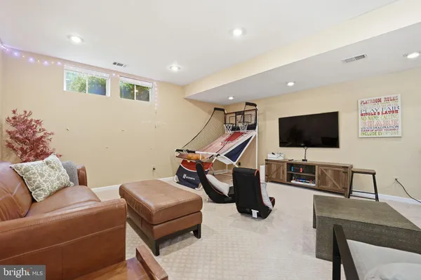 $1,850,000 | 1605 Lupine Den Court, Vienna, VA 22182