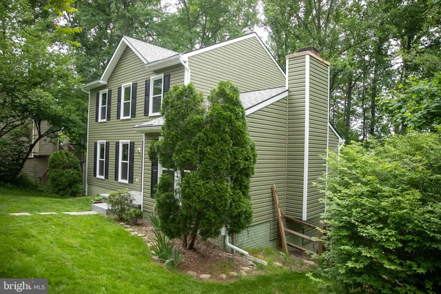 a view of entryway door