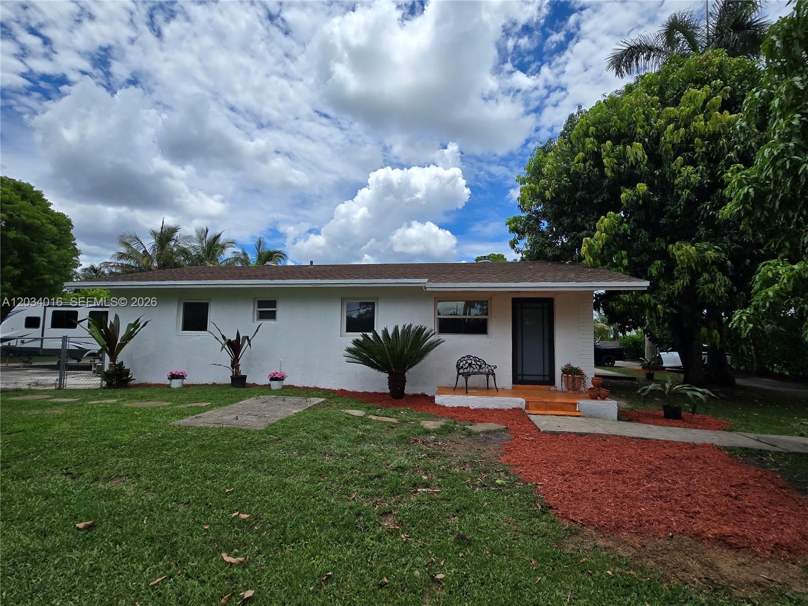 20595 Southwest 190th Street Miami, FL 33187 - Photo 2 of 26