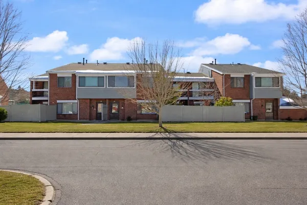 $350,000 | 34 Rosewood Drive, Unit 34, Stoughton, MA 02072