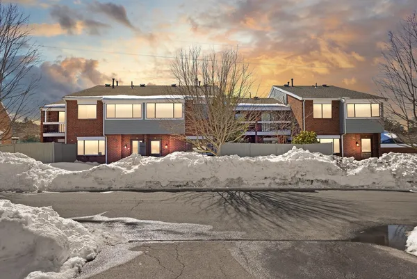 $365,000 | 34 Rosewood Drive, Unit 34, Stoughton, MA 02072