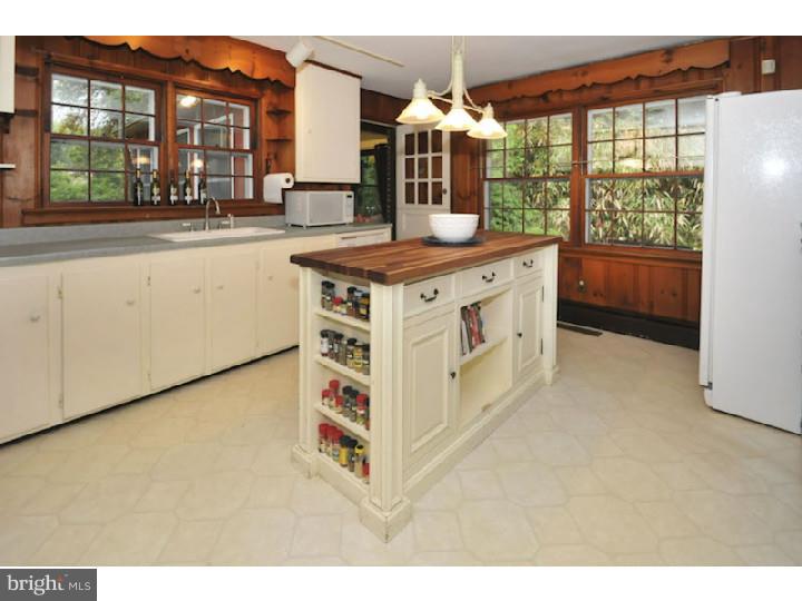 3488 Paper Mill Road Huntingdon Valley, PA 19006 - Photo 11 of 16 Kitchen