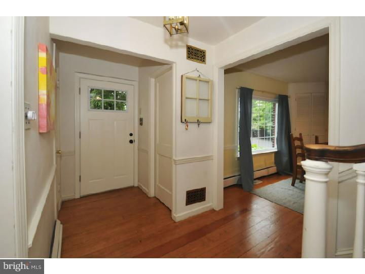 3488 Paper Mill Road Huntingdon Valley, PA 19006 - Photo 5 of 16 Foyer
