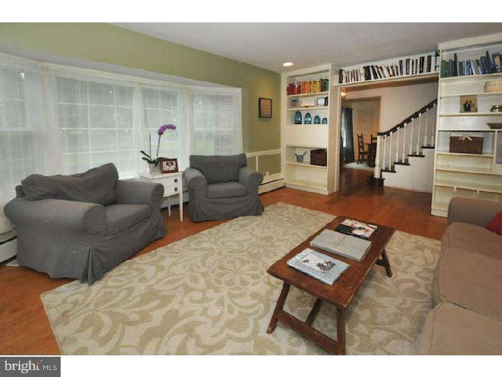 3488 Paper Mill Road Huntingdon Valley, PA 19006 - Photo 8 of 16 Living Room
