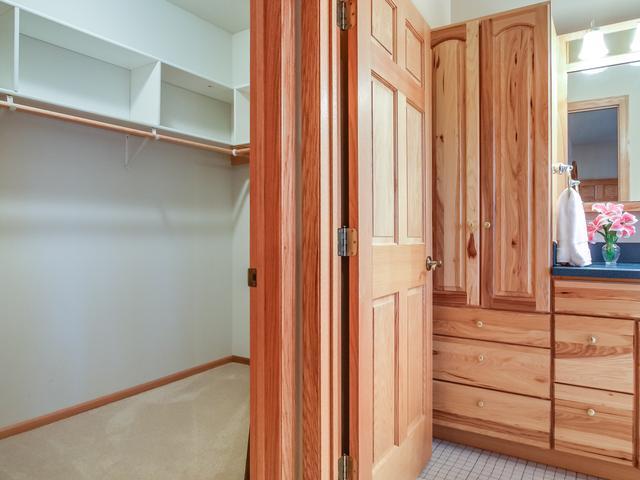 725 Other Park Ridge, IL 60068 - Photo 16 of 19 Gallery Image 16
