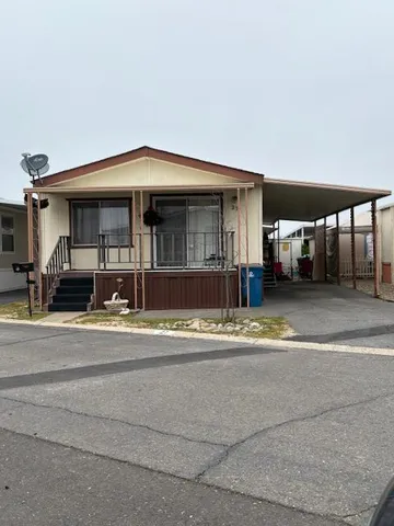 a view of a house with a outdoor space