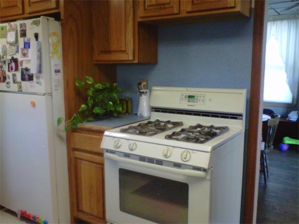 42 Grinnell Street Fall River, MA 02721 - Photo 3 of 7 Gallery Image 3