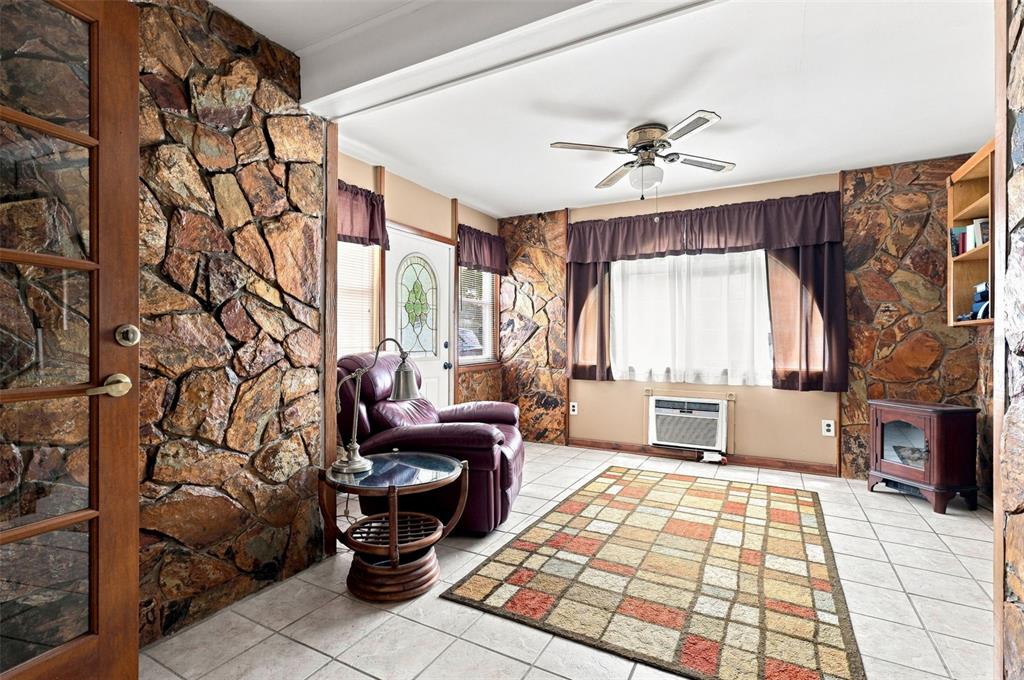 324 Riviera Drive DeBary, FL 32713 - Photo 8 of 41 Gallery Image 8
