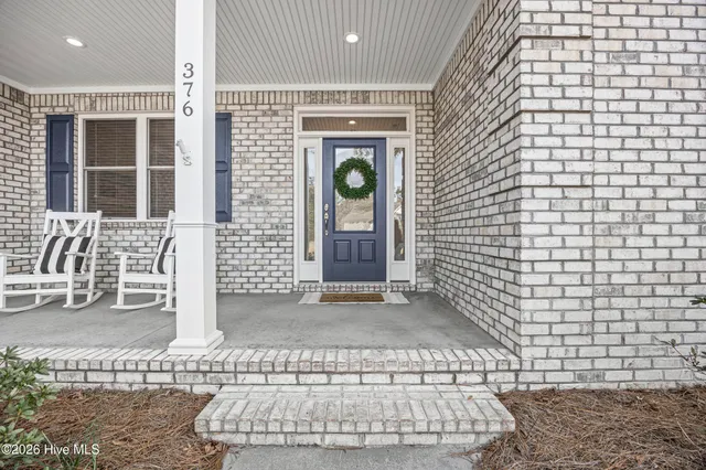 $595,000 | 376 Crown Pointe Drive, Hampstead, NC 28443