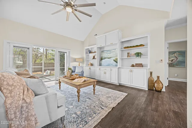 $595,000 | 376 Crown Pointe Drive, Hampstead, NC 28443