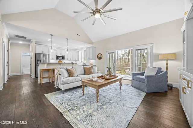 $595,000 | 376 Crown Pointe Drive, Hampstead, NC 28443