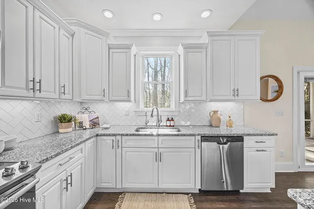 $595,000 | 376 Crown Pointe Drive, Hampstead, NC 28443