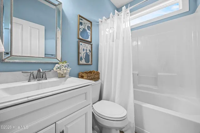 $595,000 | 376 Crown Pointe Drive, Hampstead, NC 28443