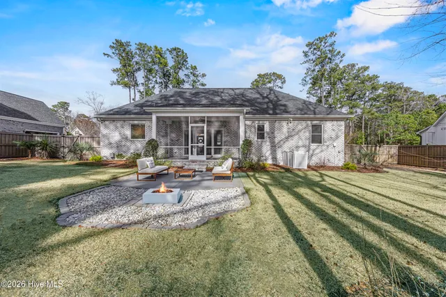 $595,000 | 376 Crown Pointe Drive, Hampstead, NC 28443