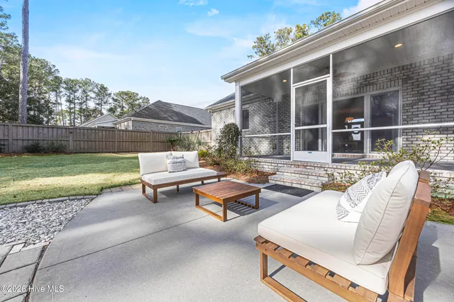 $595,000 | 376 Crown Pointe Drive, Hampstead, NC 28443