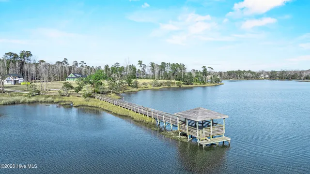 $595,000 | 376 Crown Pointe Drive, Hampstead, NC 28443