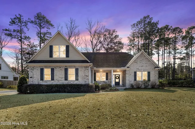 $595,000 | 376 Crown Pointe Drive, Hampstead, NC 28443