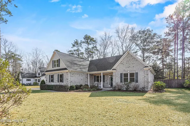 $595,000 | 376 Crown Pointe Drive, Hampstead, NC 28443