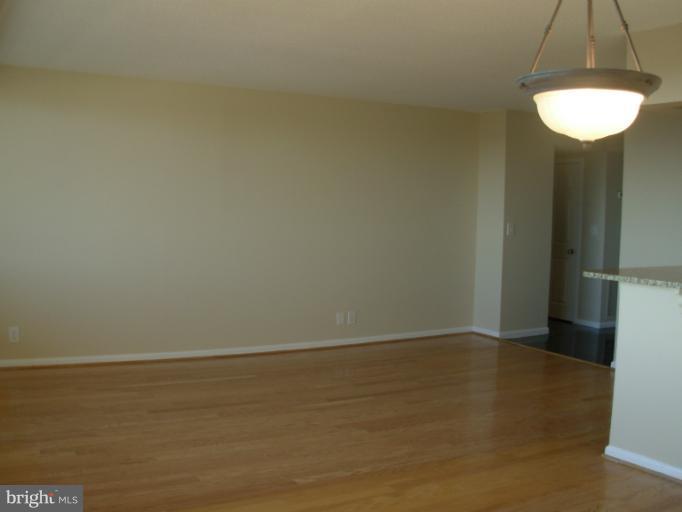 5501 Seminary Road, Unit 1410S Falls Church, VA 22041 - Photo 12 of 24 Living Room
