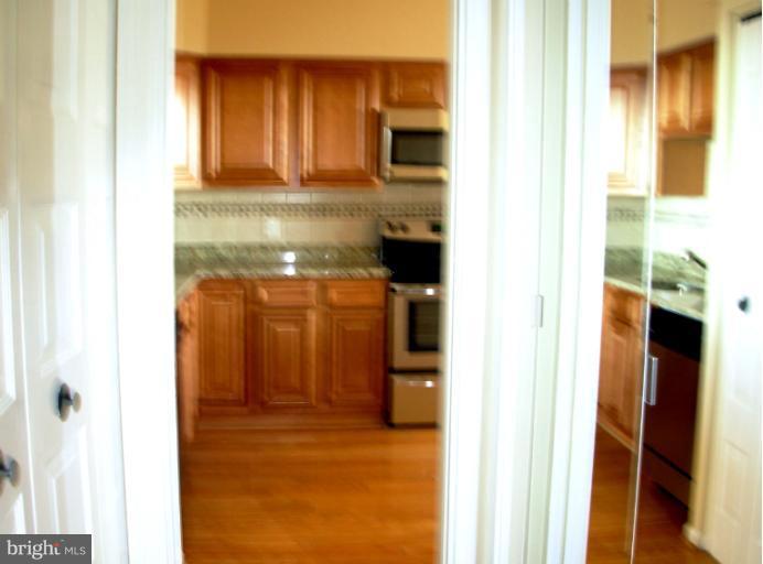 5501 Seminary Road, Unit 1410S Falls Church, VA 22041 - Photo 22 of 24 Kitchen