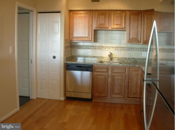 5501 Seminary Road, Unit 1410S Falls Church, VA 22041 - Photo 7 of 24 Kitchen