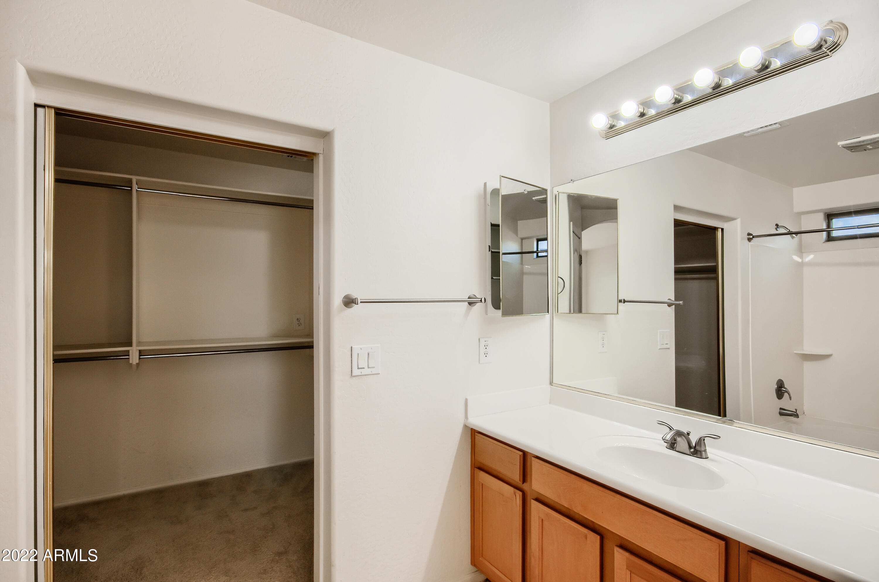 21201 North Conlon Road Maricopa, AZ 85138 - Photo 19 of 33 19-935832059-23 2nd Floor Primary Bathro