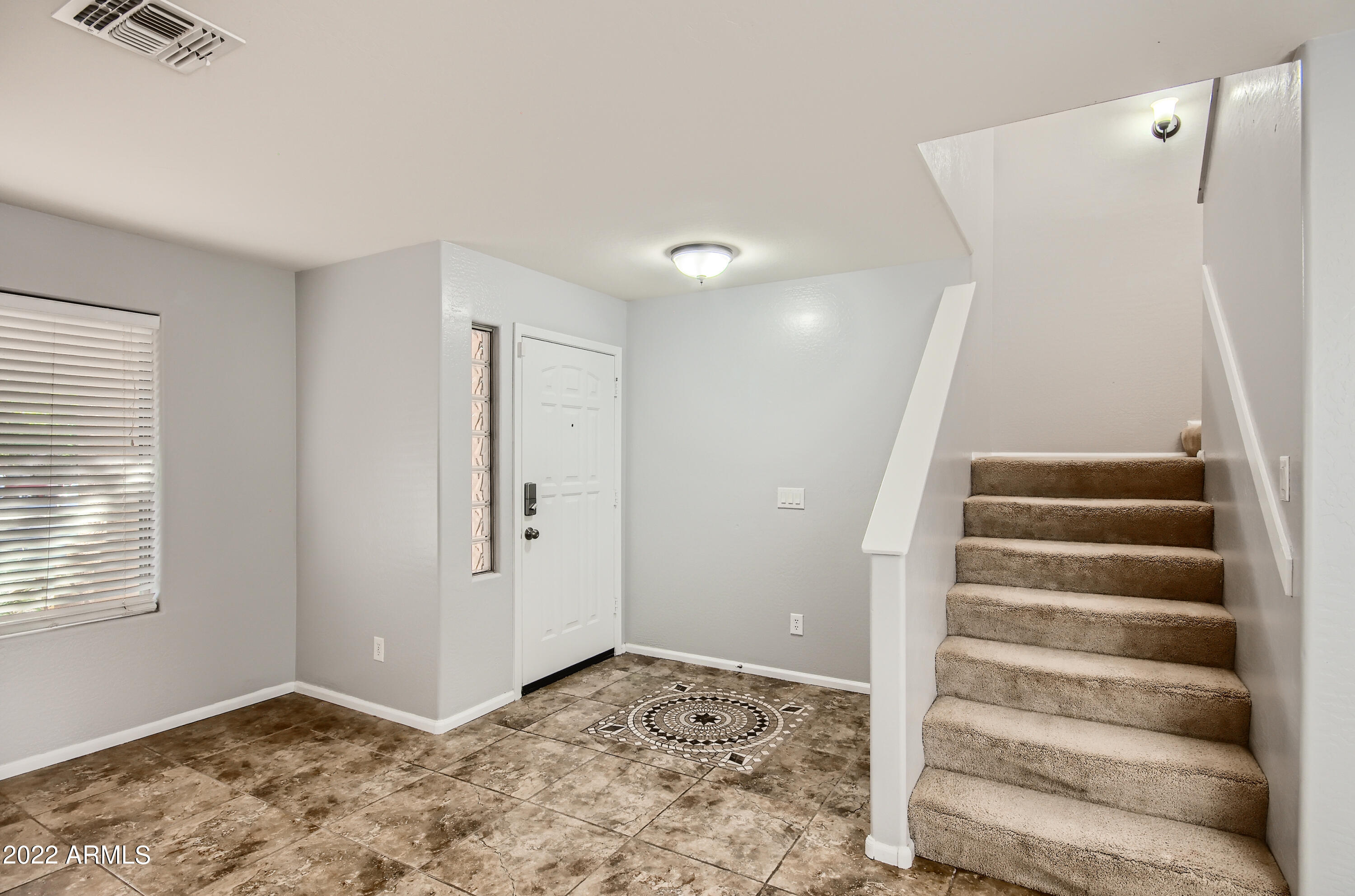 21201 North Conlon Road Maricopa, AZ 85138 - Photo 6 of 33 6-104653769-06 Foyer
