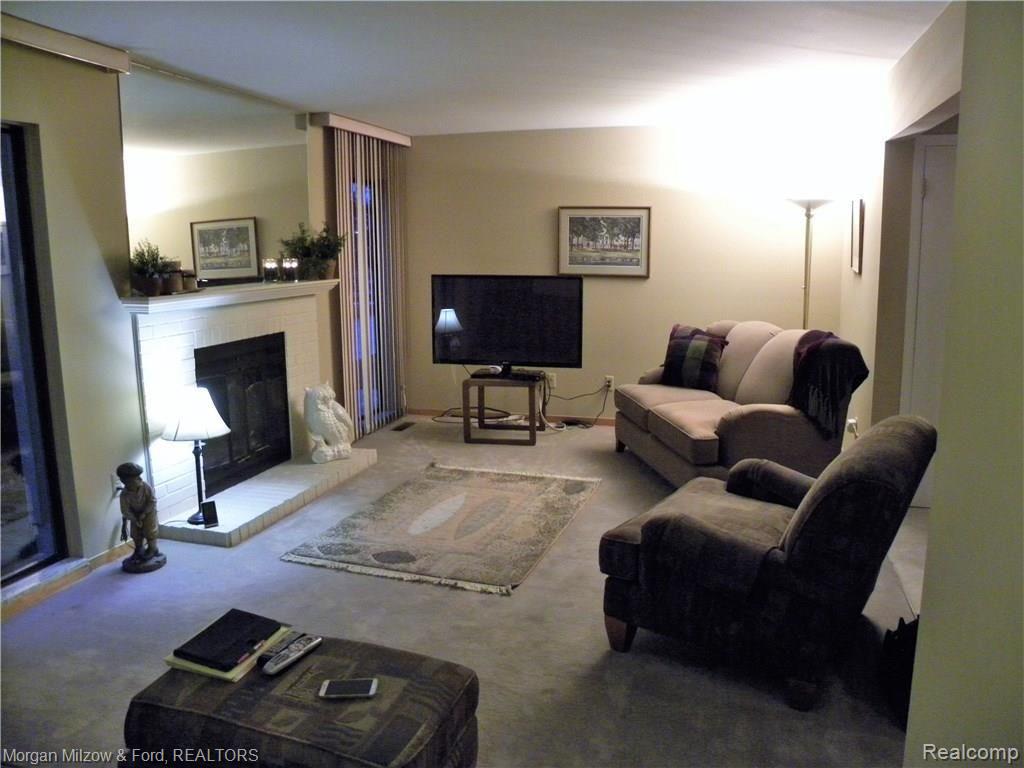 22 Kirks Court Rochester, MI 48309 - Photo 3 of 13