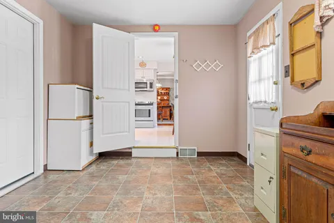 $425,000 | 3307 Windsor Drive, Norristown, PA 19403