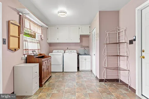 $425,000 | 3307 Windsor Drive, Norristown, PA 19403