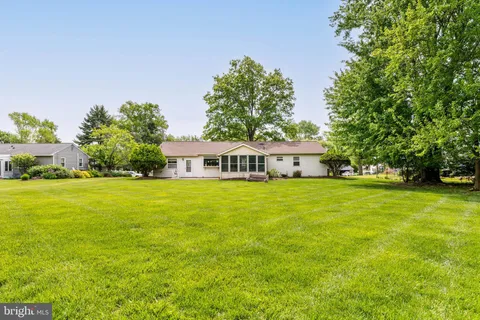 $425,000 | 3307 Windsor Drive, Norristown, PA 19403