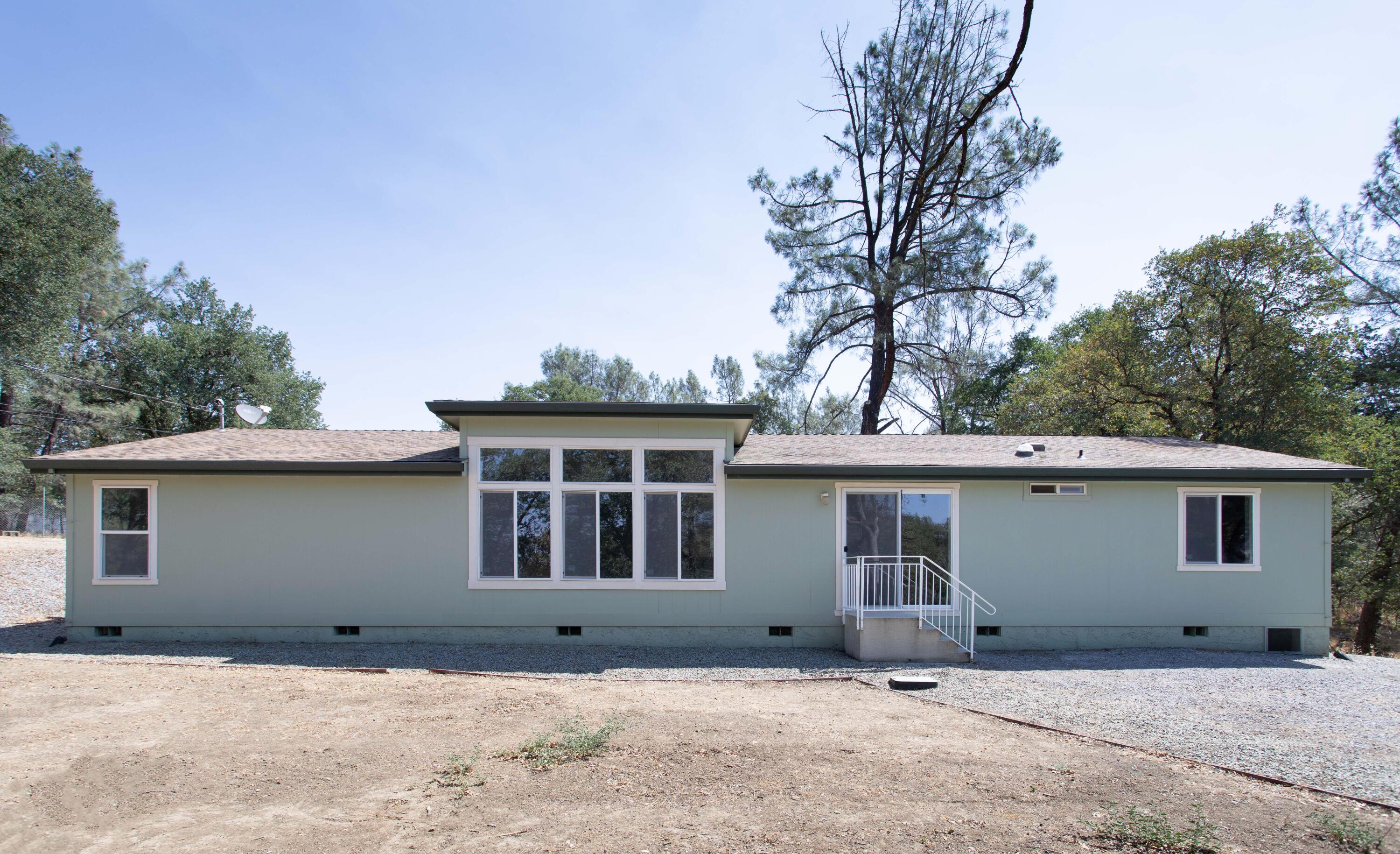 10425 Ryan Hill Road Redding, CA 96003 - Photo 2 of 35 254A6345