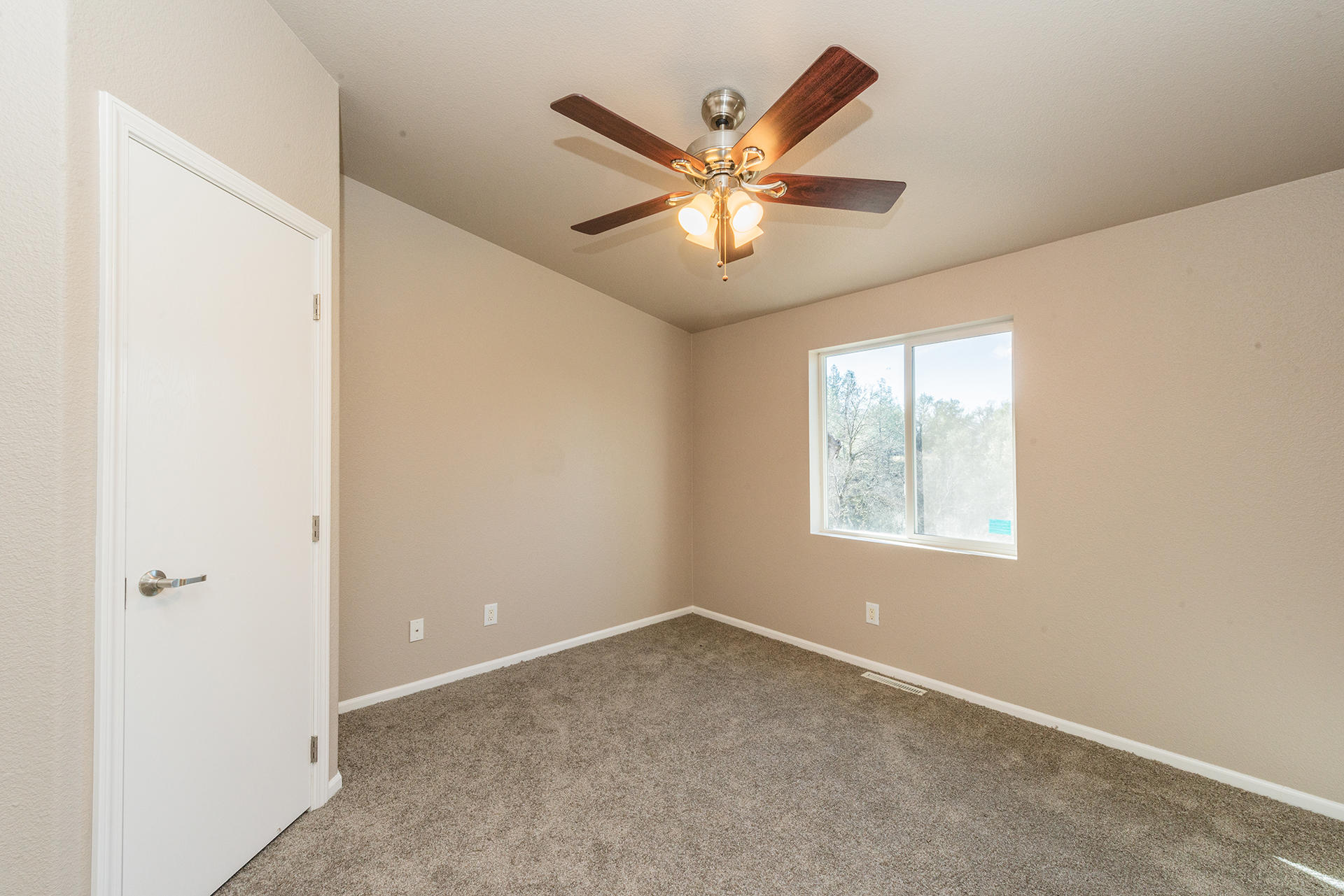 10425 Ryan Hill Road Redding, CA 96003 - Photo 27 of 35 945B8575-B4EA-4167-9C61-C07FCC0B8769