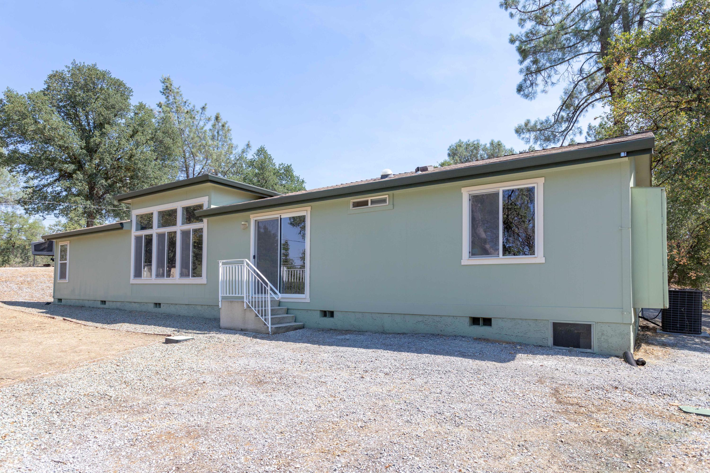 10425 Ryan Hill Road Redding, CA 96003 - Photo 3 of 35 254A6346