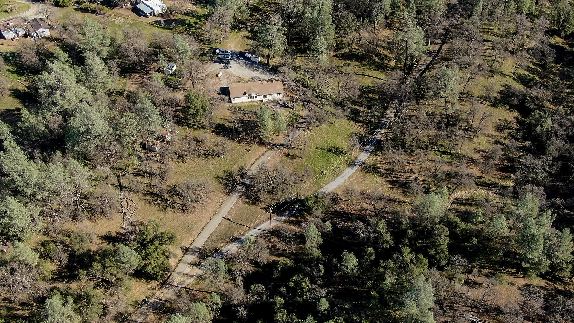 10425 Ryan Hill Road Redding, CA 96003 - Photo 32 of 35 4E4D89C4-C64E-47FD-BD86-E762E9AE5E8E