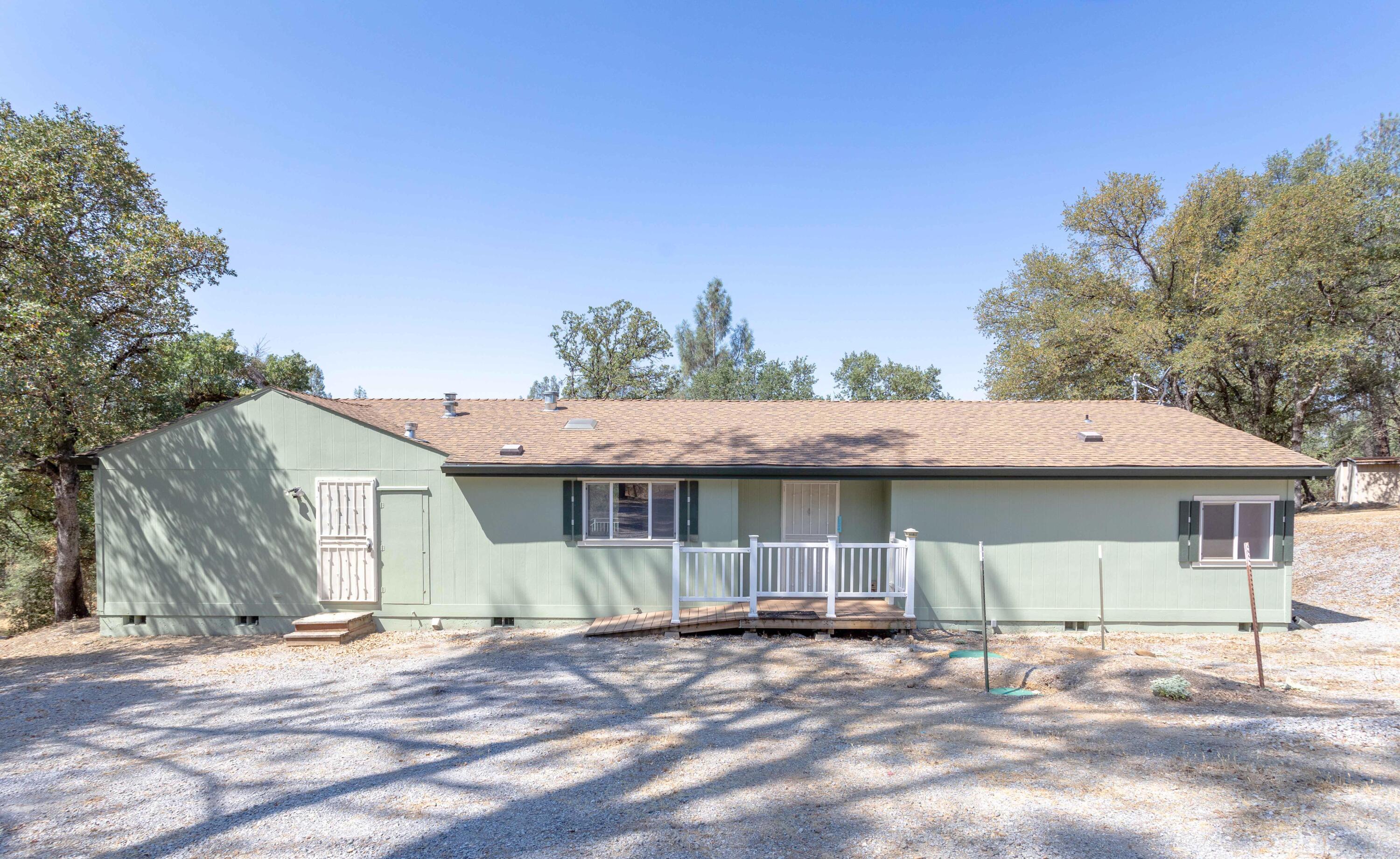 10425 Ryan Hill Road Redding, CA 96003 - Photo 4 of 35 254A6339
