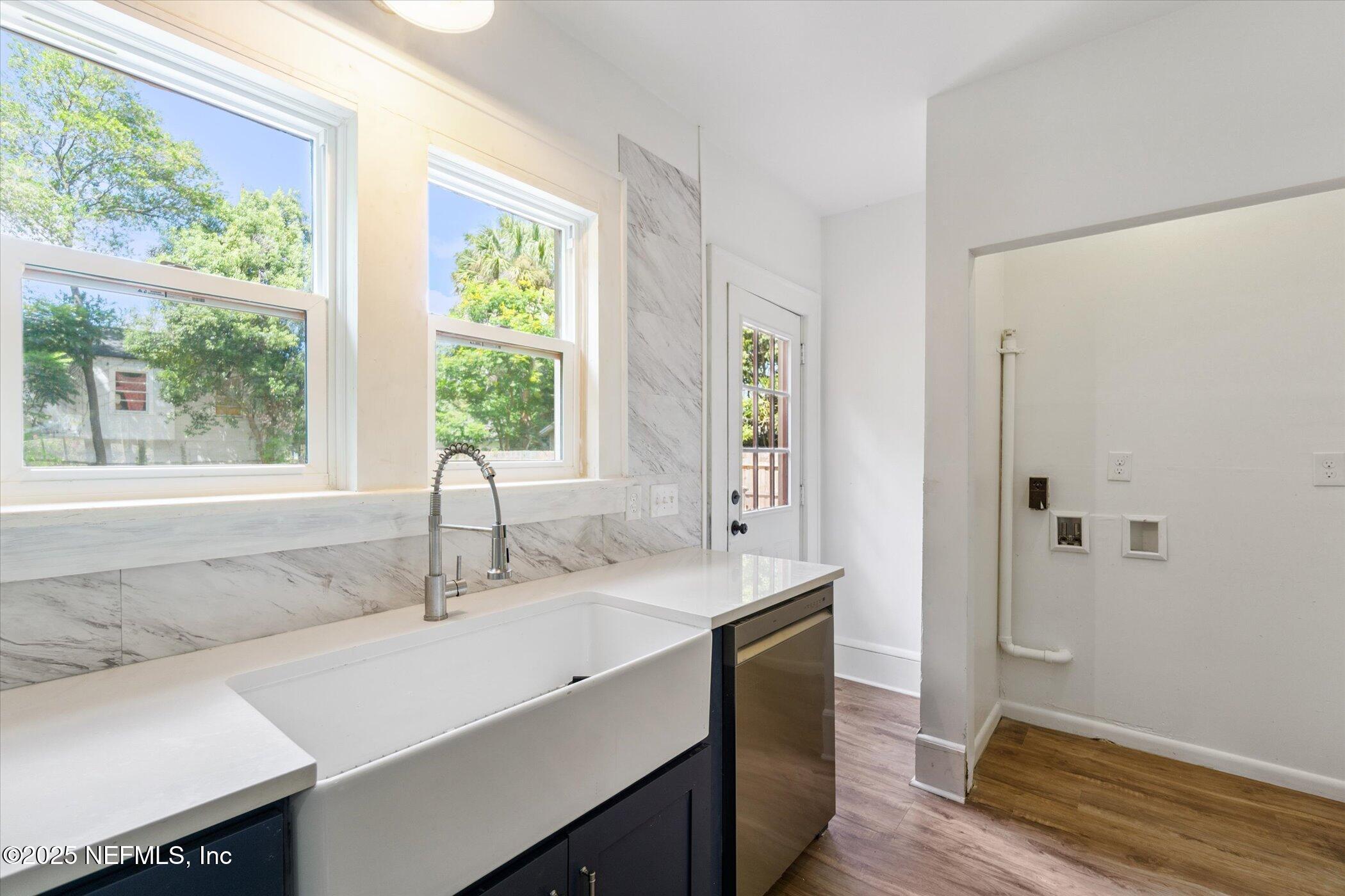 3849 Valencia Road Jacksonville, FL 32205 - Photo 17 of 30 a bathroom with a sink and a bathtub