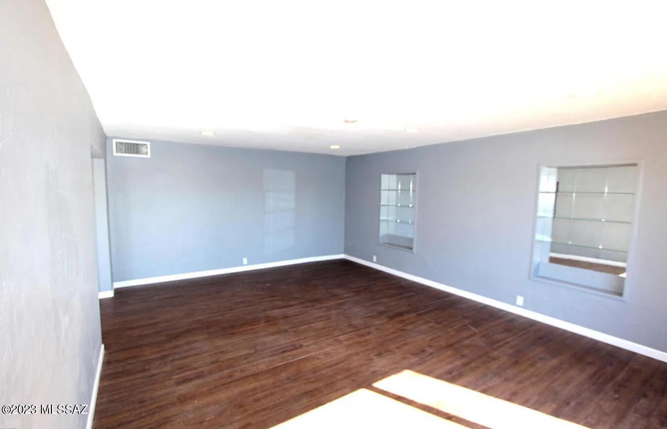 125 East Roger Road Tucson, AZ 85705 - Photo 13 of 15