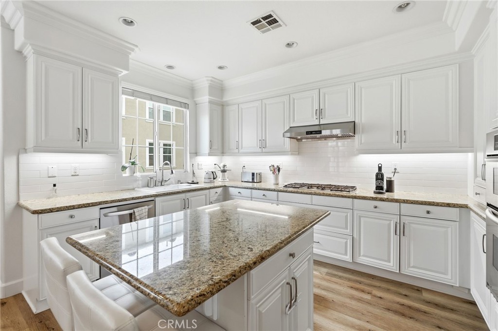 68 Fringe Tree Irvine, CA 92606 - Photo 6 of 34