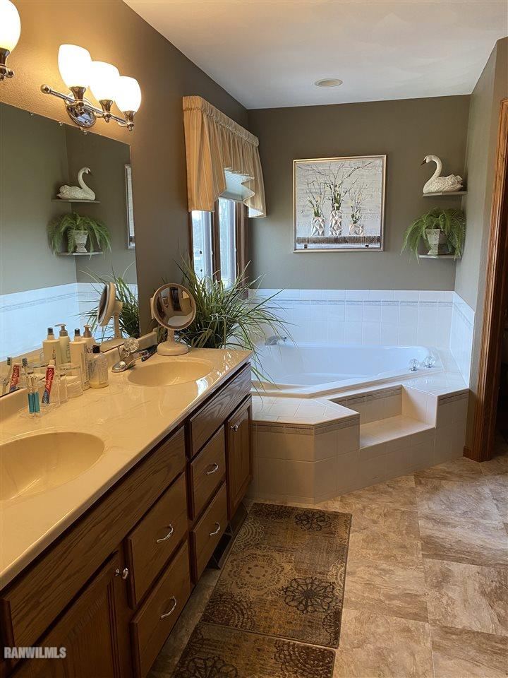 751 Barley Ridge Trail Freeport, IL 61032 - Photo 8 of 11 Gallery Image 8